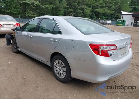2012 Toyota Camry Se/Le/Xle z USA, uszkodzony, nr VIN 4T4BF1FK0CR271791